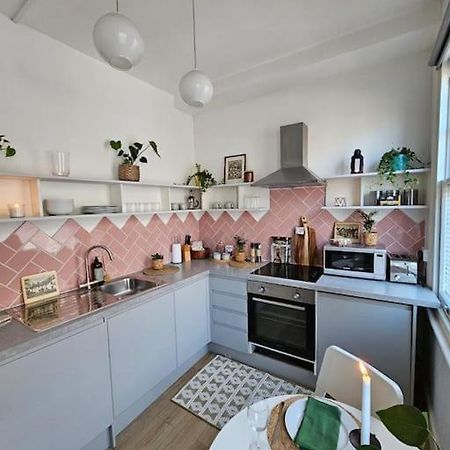 Beautiful And Spacious Flat 런던 외부 사진