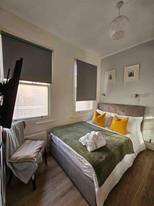 Beautiful And Spacious Flat 런던 외부 사진