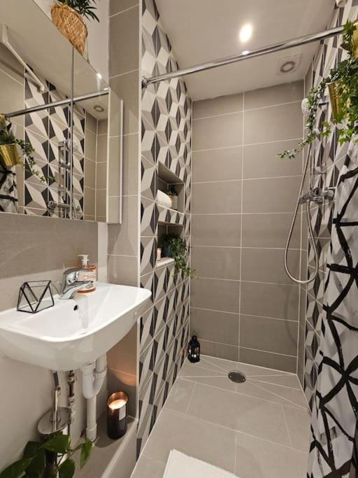 Beautiful And Spacious Flat 런던 외부 사진