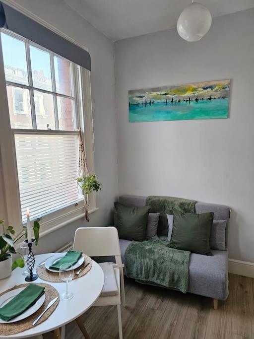 Beautiful And Spacious Flat 런던 외부 사진