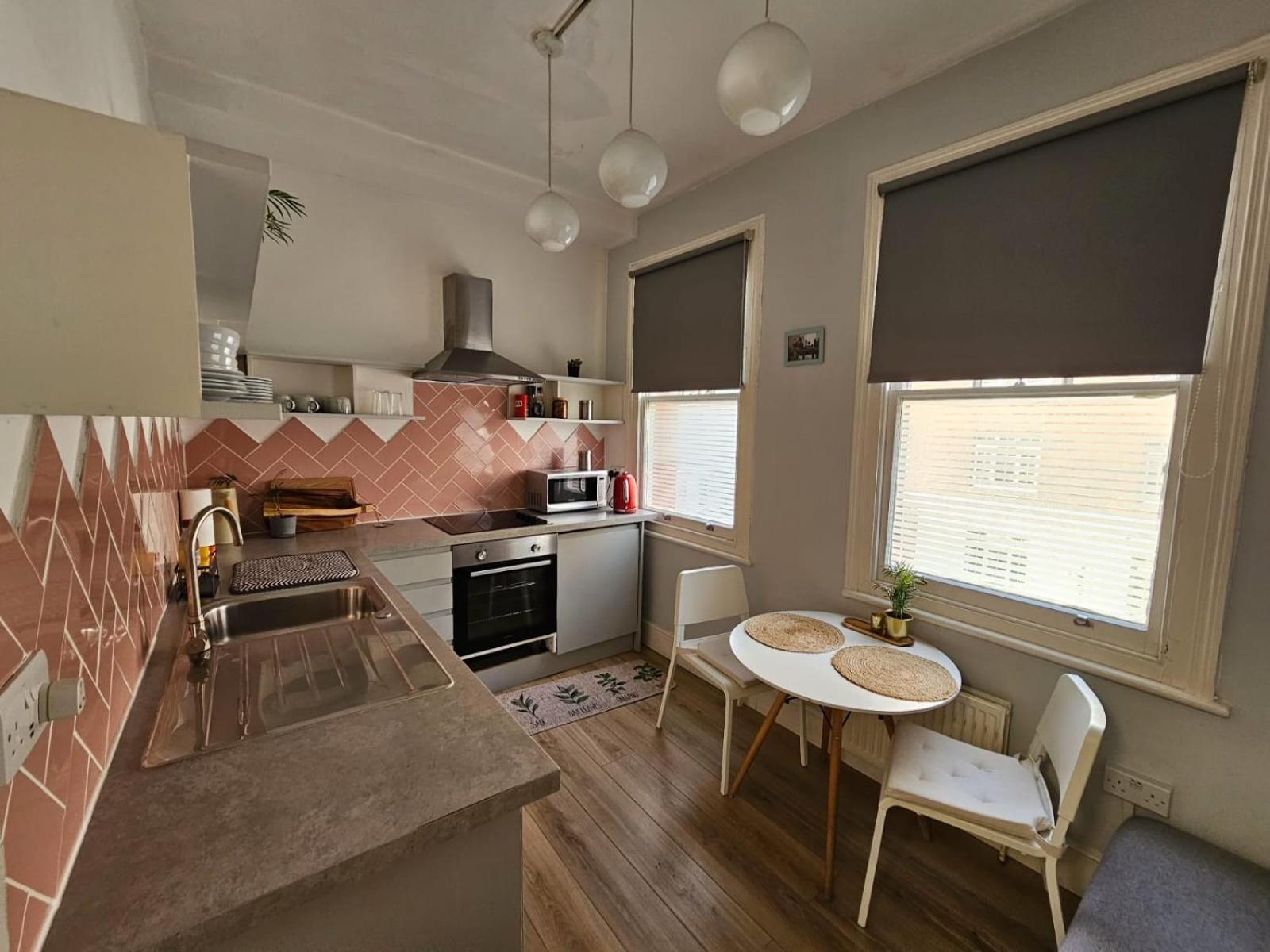 Beautiful And Spacious Flat 런던 외부 사진