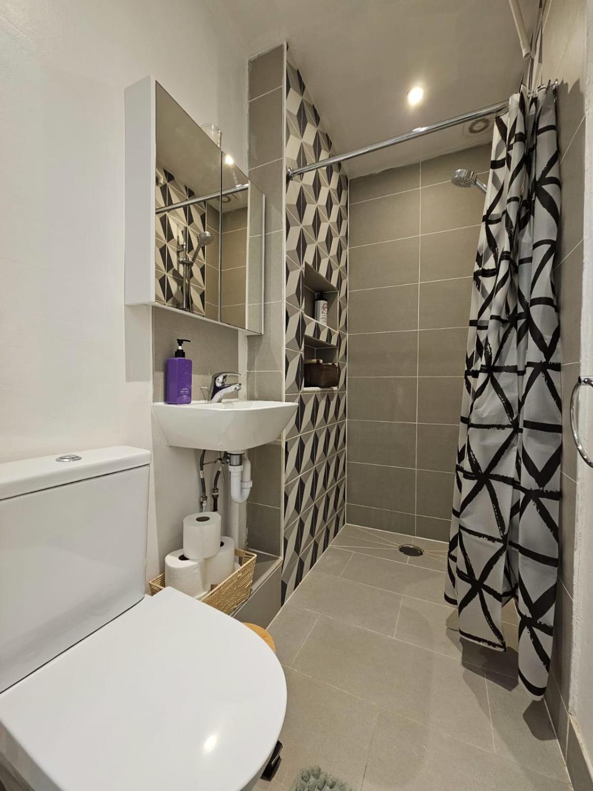 Beautiful And Spacious Flat 런던 외부 사진